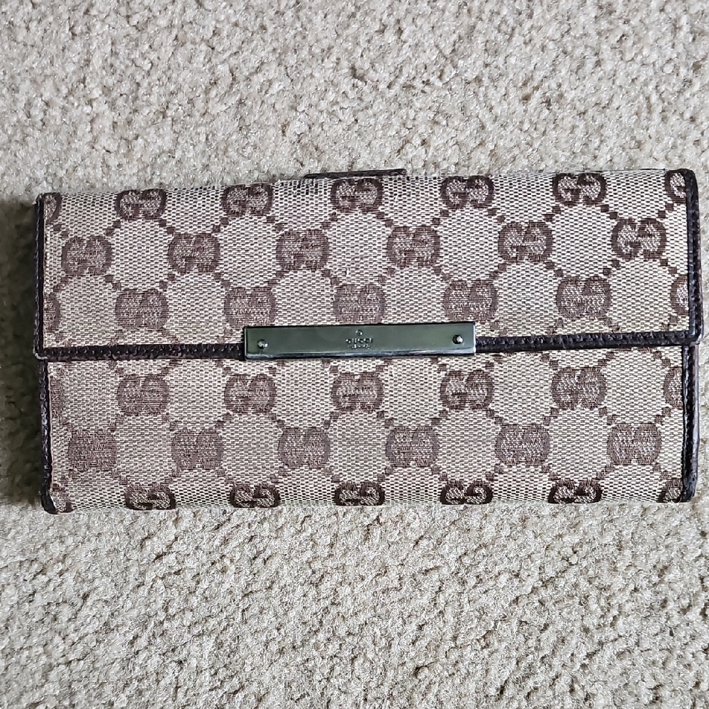 💥💥SOLD💥💥Gucci Beige and Brown Monogram Wallet